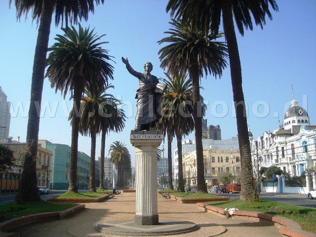 Valparaíso - CHILECRONO, Hechos que marcaron la historia de Chile. Fotografías originales. Propiedad de WWW.CHILECRONO.CL CHILECRONO, Hechos, Acontecimientos, efemérides que marcaron la historia de Chile. Fotografías originales. Propiedad de WWW.CHILECRONO.CL